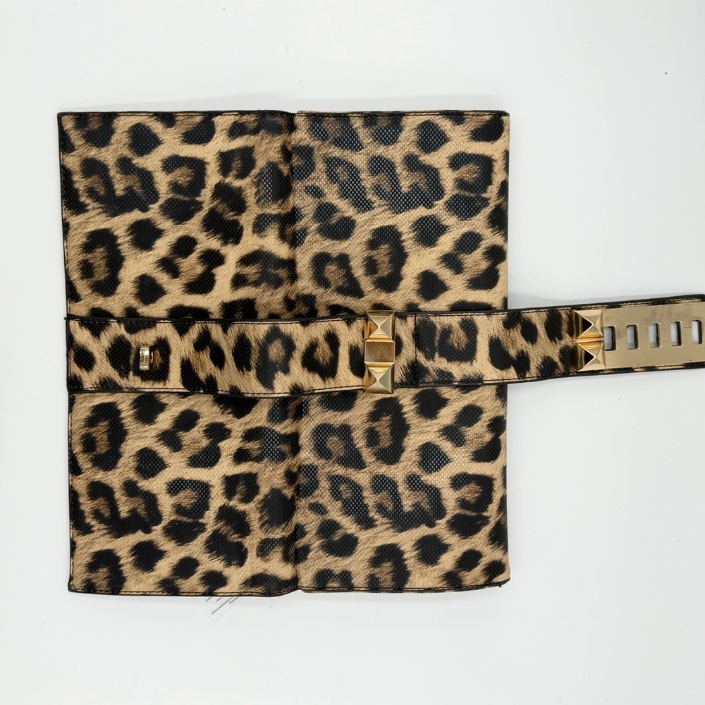 Chic Leopard Print Clutch with Gold Buckle - Picture 5 of 10